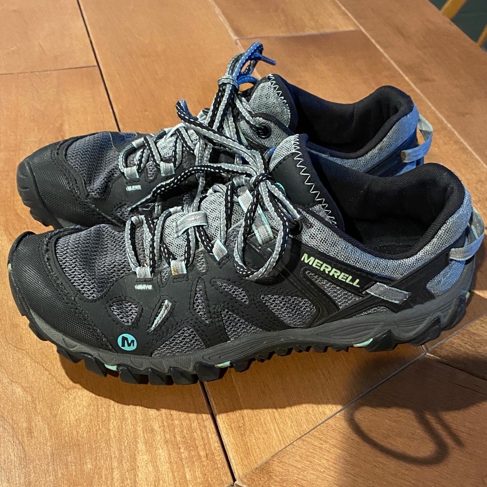 Merrell Women's Black and Gray Athletic Shoes